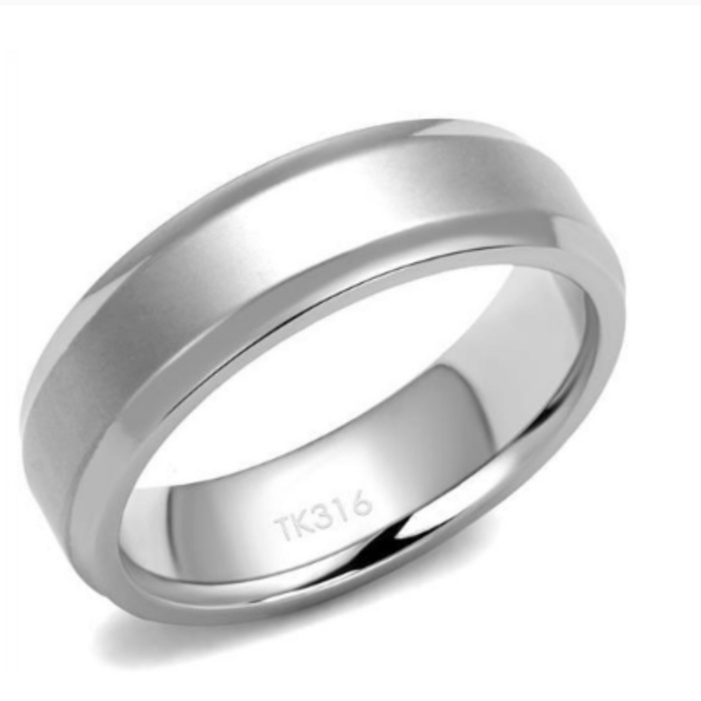 Men's Silver Stainless Steel Band Ring Size  12 High Polished and matt *